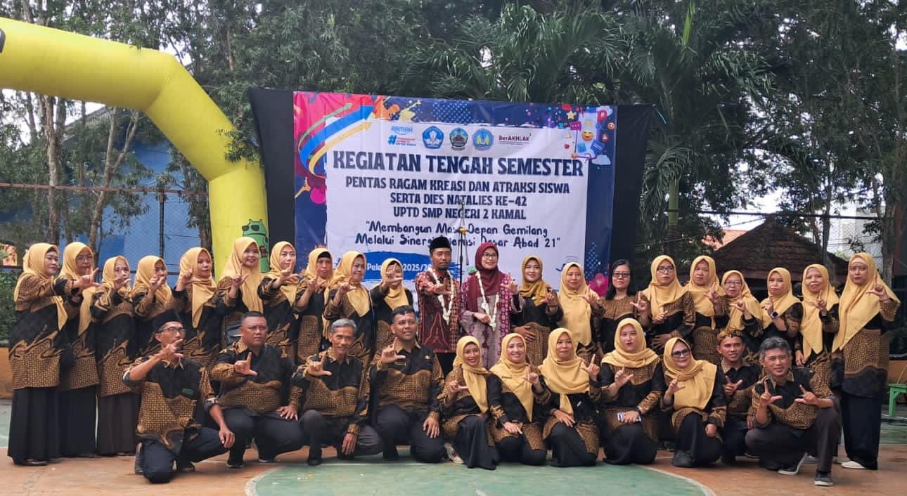 Panggung Talenta Dan Gelar Karya Literasi Dasar Abad 21 Meriahkan Diesnatalis SMPN 2 Kamal Ke-42