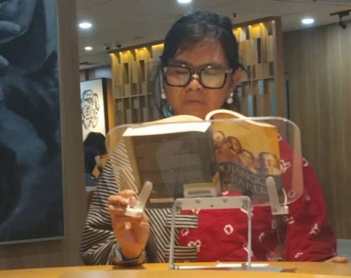 Ketua umum Jaringan kebudayaan Rakyat (Annisa)