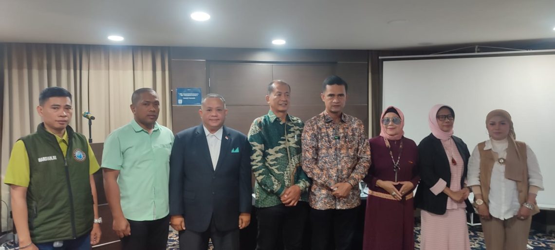 Ketua Umum Dr. Ali Yusran Gea, SH., MKn., MH, di dampingi Sekretaris Jenderal (Sekjen) Rafriandi Nasution, SE., MT., juga ketua harian Dr.H.Desmy indrajaya. Se, MM, MBA. beserta jajarannya