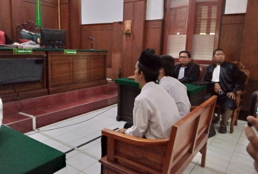 Pemerasan Berkedok Kritik: Jaksa Bongkar Skema Tekanan Dua Mahasiswa Terhadap Kadisdik Jatim, Dituntut Penjara